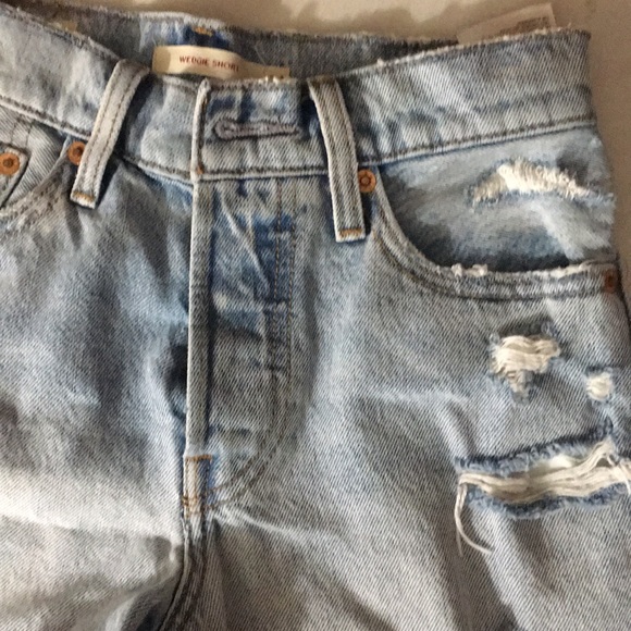Levi’s Wedgie Short - Picture 6 of 6